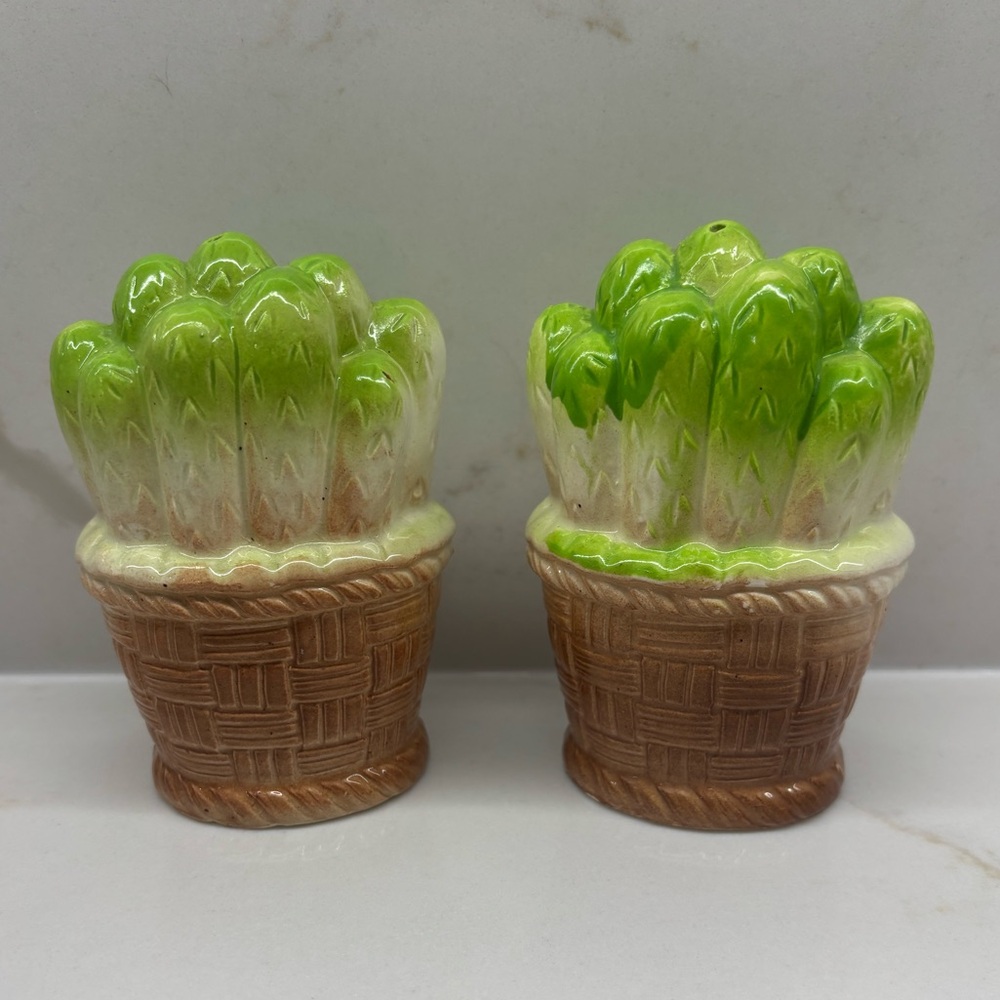 Vintage Asparagus in Basket Ceramic Salt and Pepper Shakers Japan Kitschy Fun
